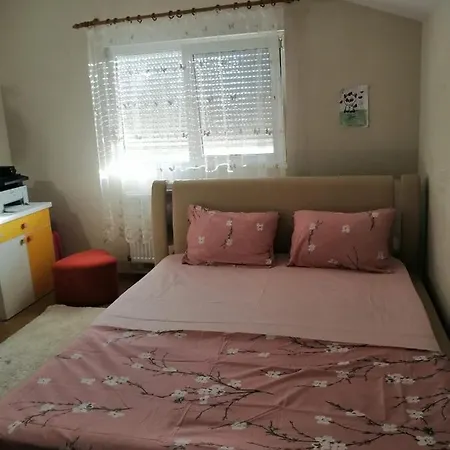 Apartament Farah *