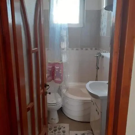 Apartament Farah *